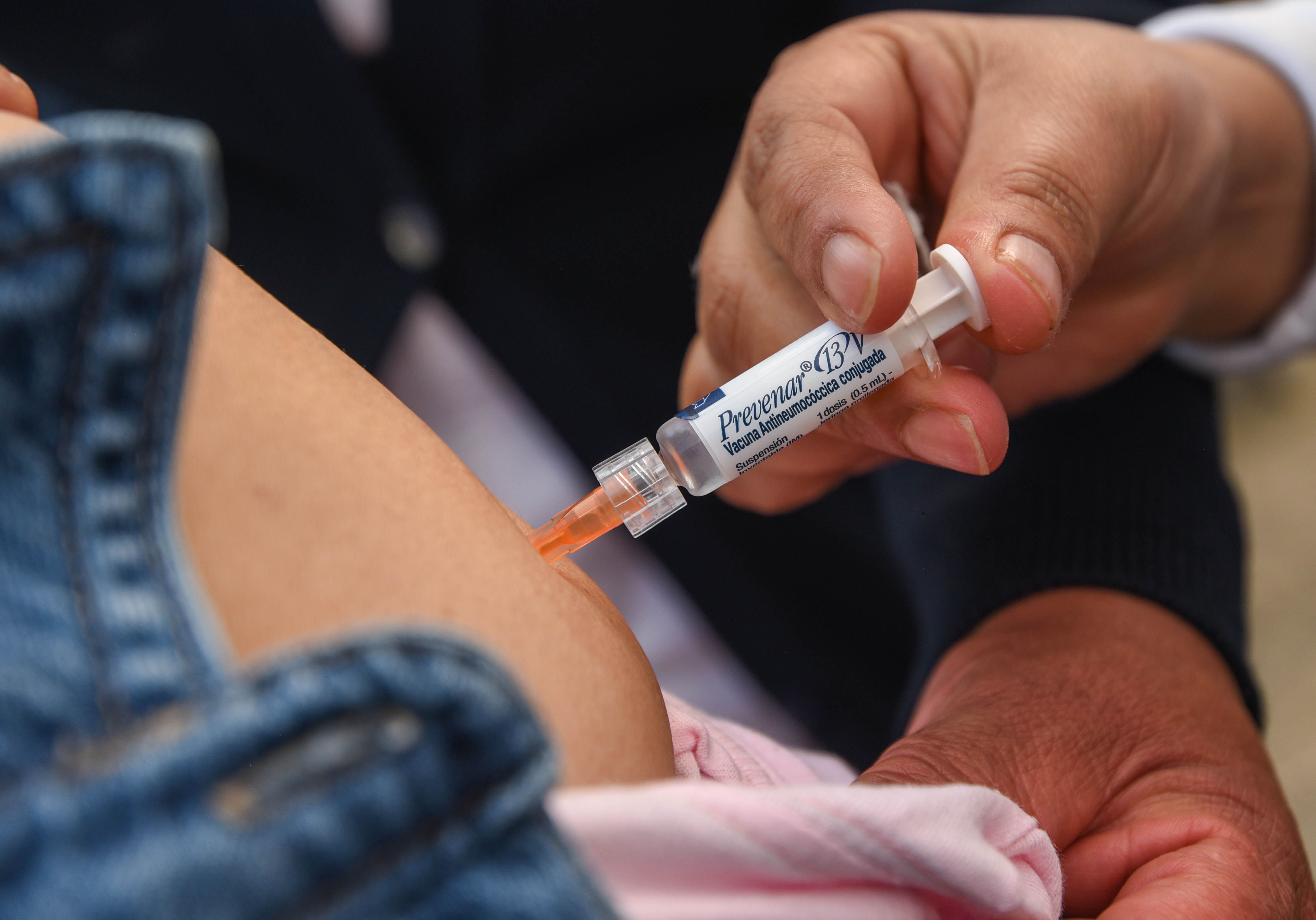 Instala IMSS módulo de vacunación Drive Thru en Zapopan