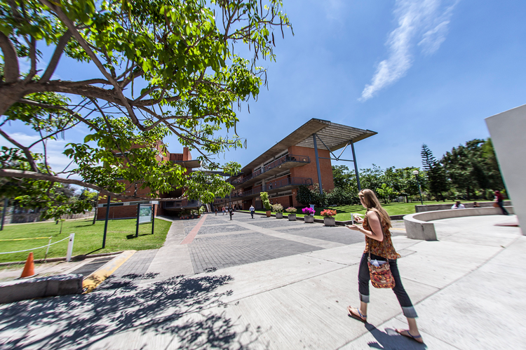 Exigen investigar muerte de maestra