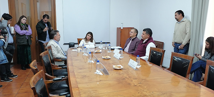 Analizan donación para plan de vivienda