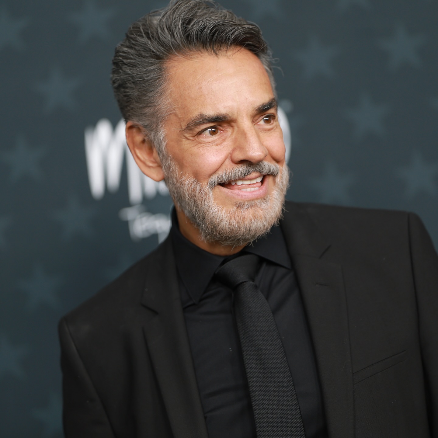 Eugenio Derbez regresa como Burro en Shrek 5