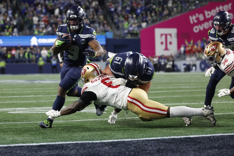 Los Seahawks aplastan a los 49ers y avanzan por el título de la NFC