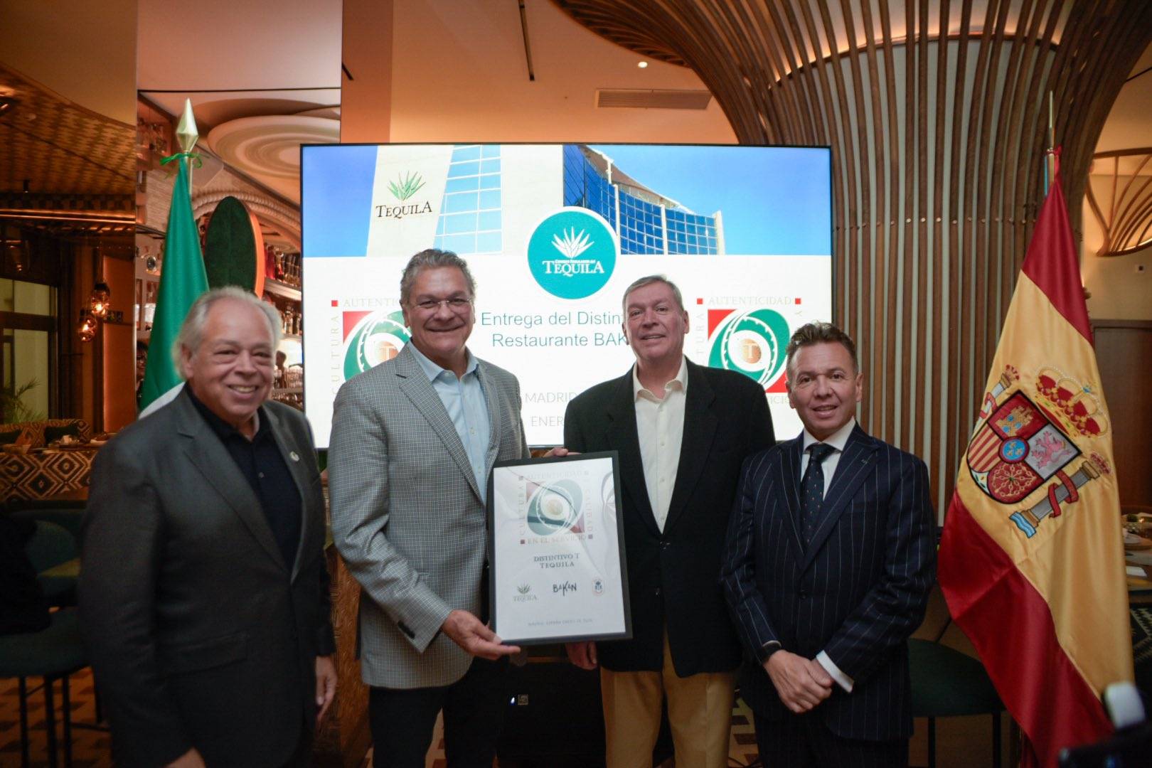 CRT entrega Distintivo T a empresa española