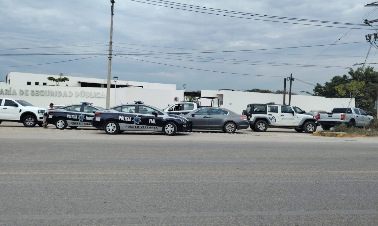 Vicefiscalía de Desaparecidos realiza cateo en Comisaría de Puerto Vallarta