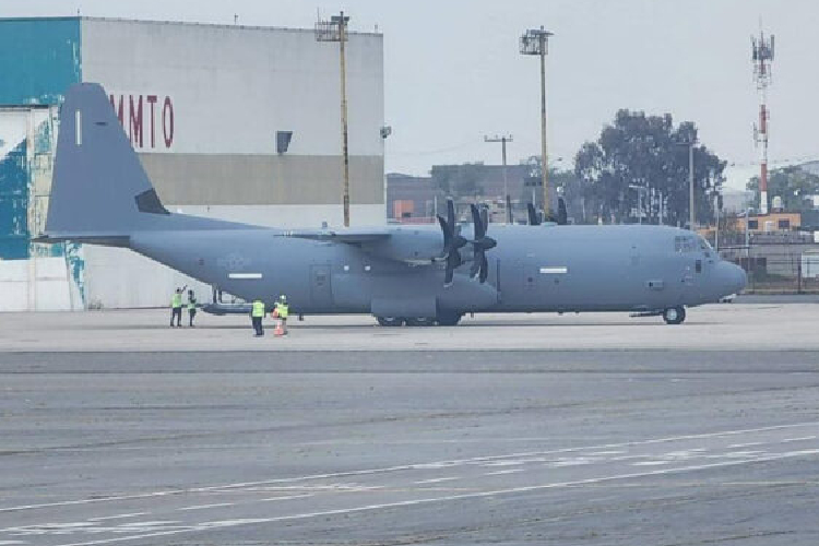 Sheinbaum aclara aterrizaje de avión militar de EU en Toluca no transportaba tropas