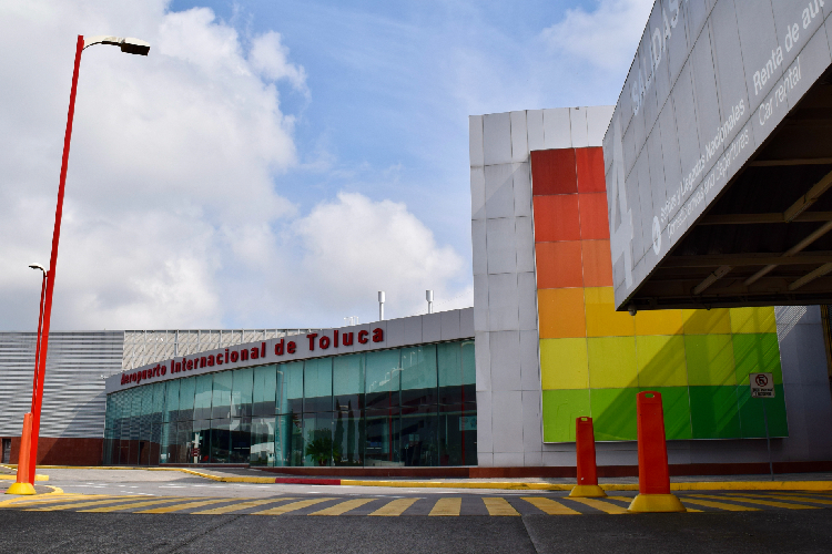 Aclaran que aterrizaje de avión militar de Estados Unidos en Toluca no transportaba tropas