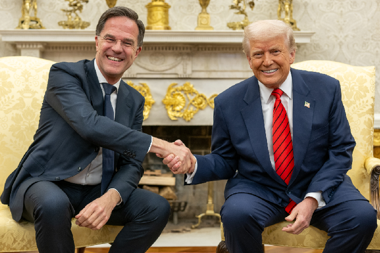 Trump y la OTAN inician negociaciones sobre Groenlandia