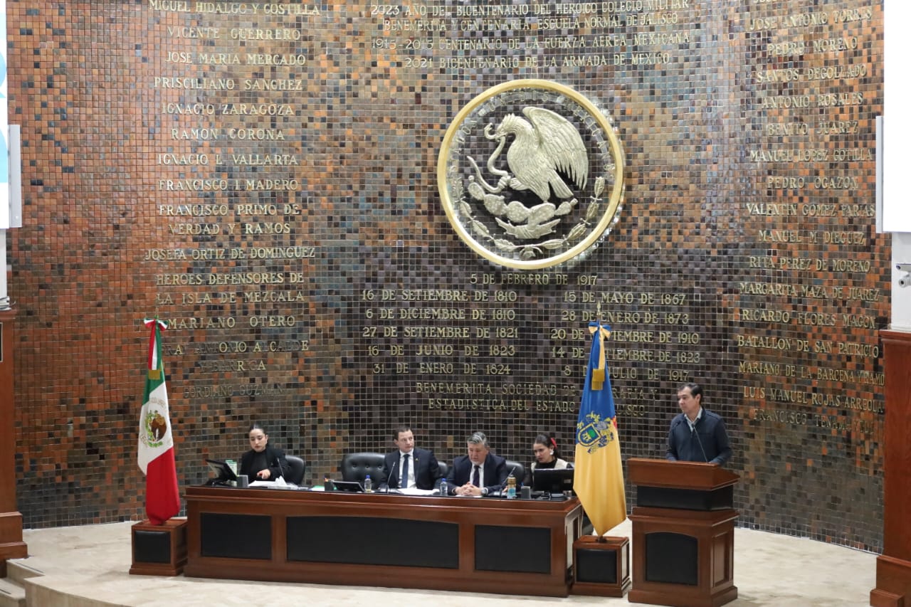 Entre críticas, defienden secretarios el “tarifazo” en el Congreso