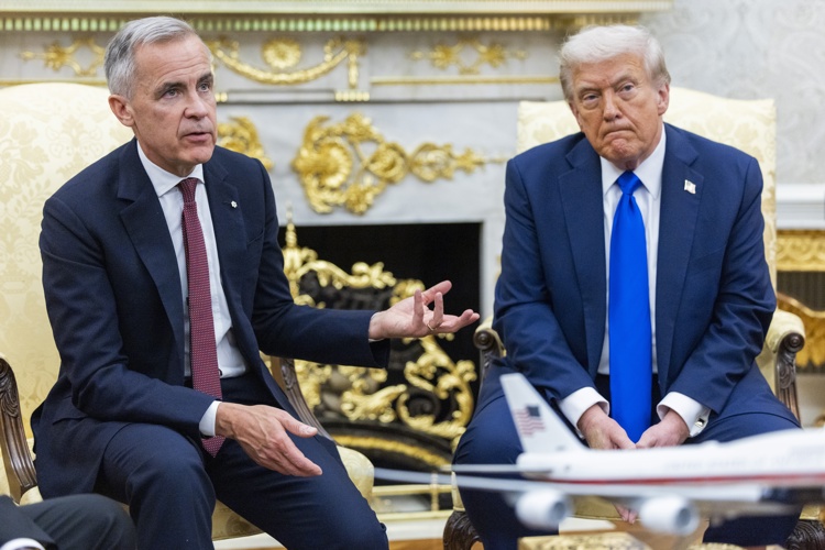 Trump amenaza a Canadá con un arancel del 100% si firma un acuerdo comercial con China