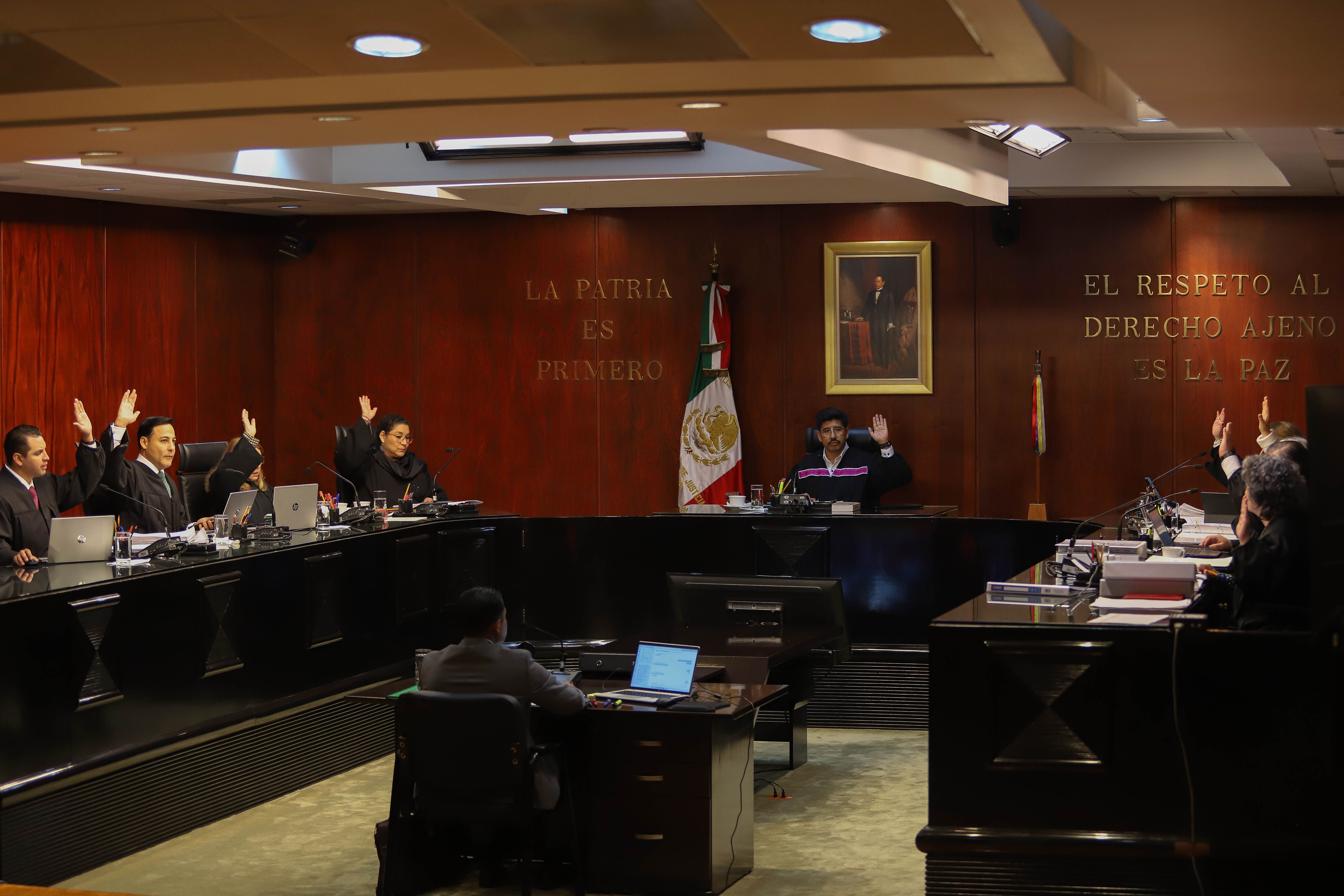 Ministros de la Suprema Corte devolverán camionetas Jeep Cherokee tras polémica