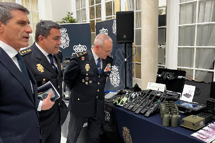 España detiene a 105 narcotraficantes