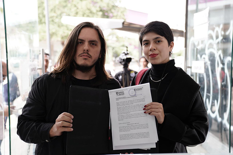 IEPC recibe solicitud de plebiscito