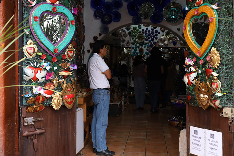 Turismo desplaza artesanías en Tlaquepaque 