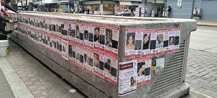 Colocan 2 mil fichas de ausentes en av. Juárez