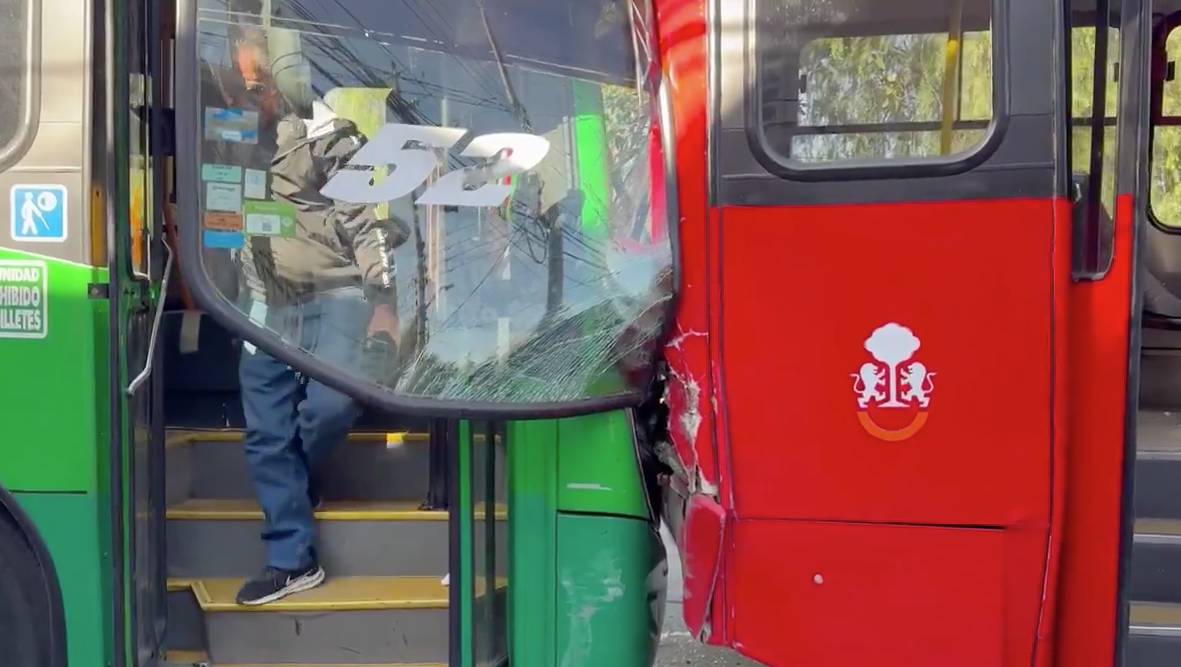 Choque de camiones deja 31 lesionados