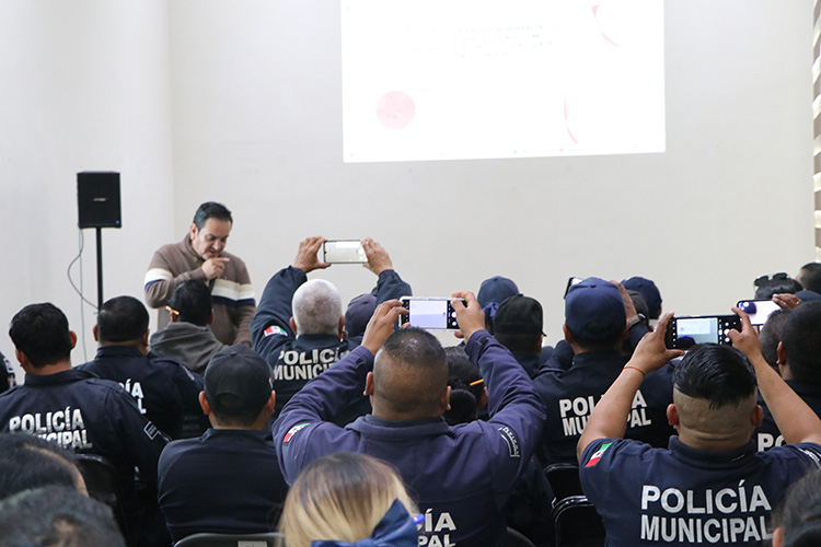 IJCF capacita a policías en siniestros viales