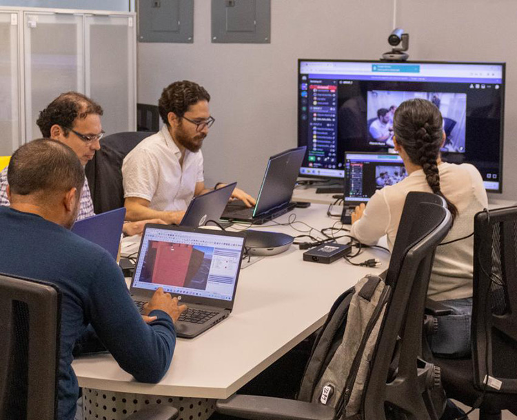 Estudiantes y docentes urgen a incorporar IA 