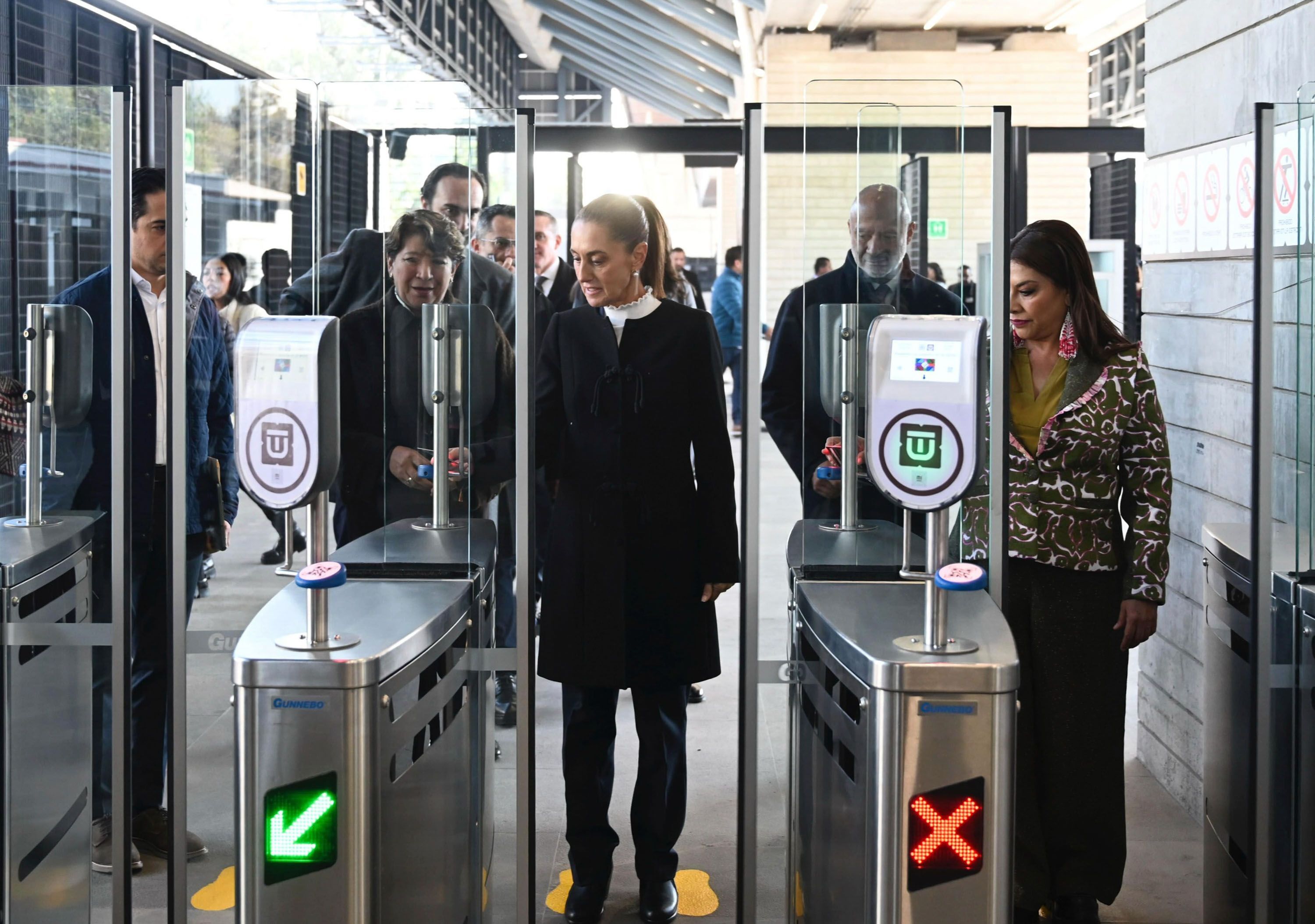 Estrenan tramo final del Tren Interurbano México-Toluca