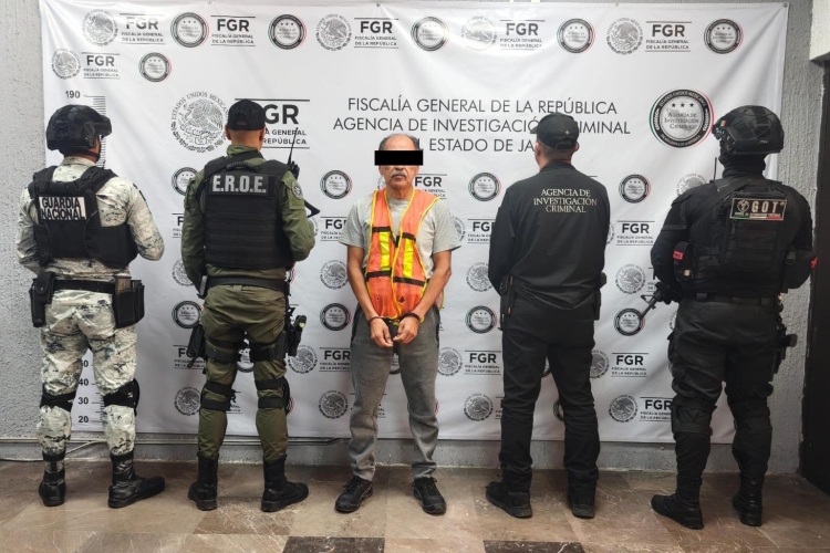 Capturan a homicida de director de prepa 7