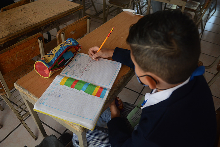 Ordenan uso de cubrebocas por sarampión