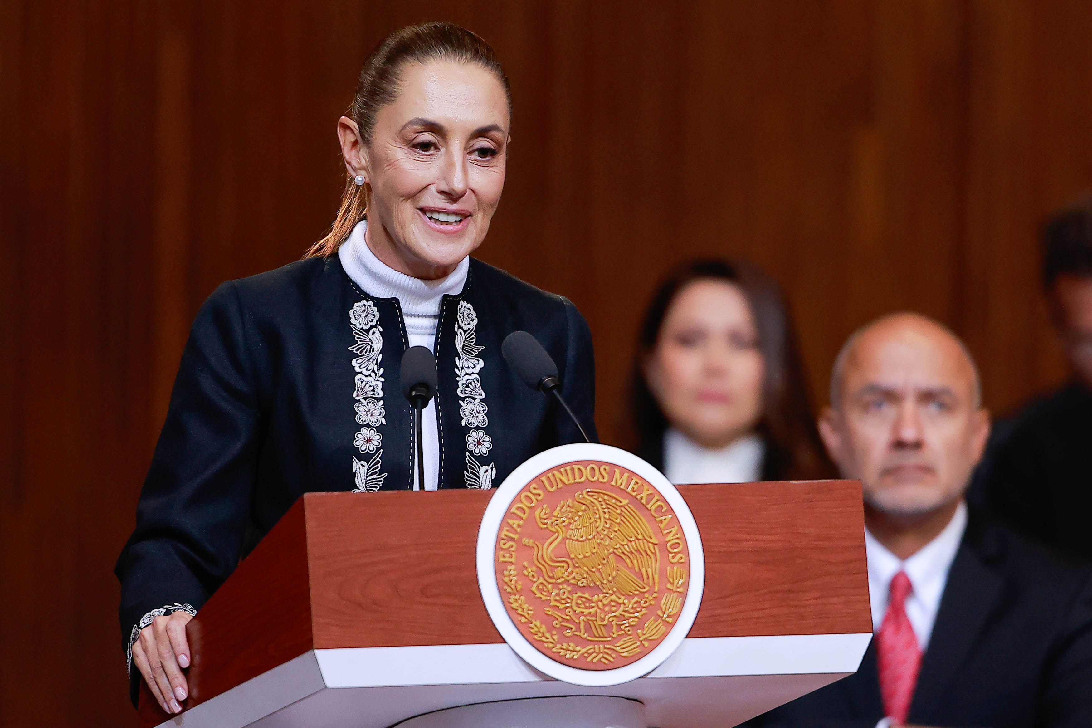 Sheinbaum defiende la soberanía y rechaza injerencia extranjera en aniversario de la Constitución