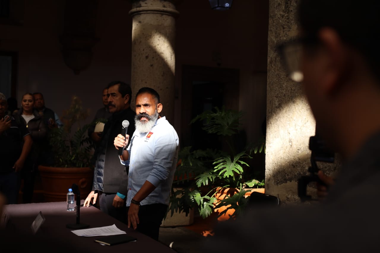  Rechaza Leonardo Almaguer renunciar; acusa persecución política 