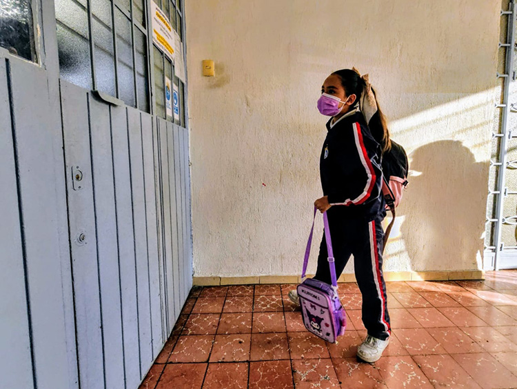 Cubrebocas, obligatorio en educación básica y prepas