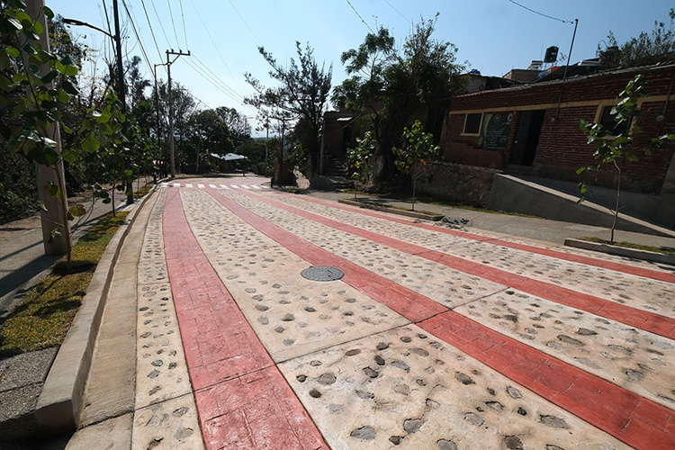 Inaugura Estado obra en Amacueca