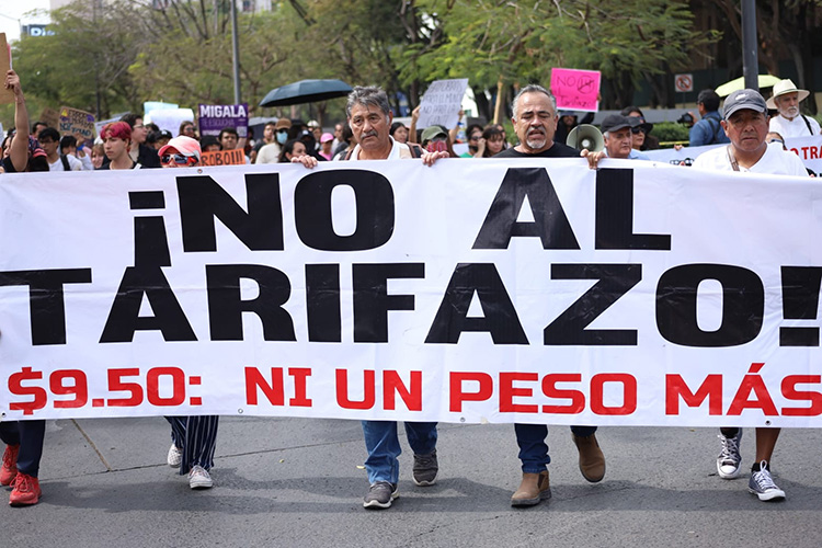Marcha asamblea popular contra alza en transporte 