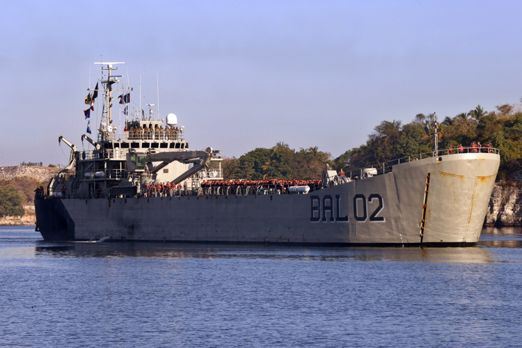 Llegan a Cuba los dos barcos de ayuda humanitaria enviados por México