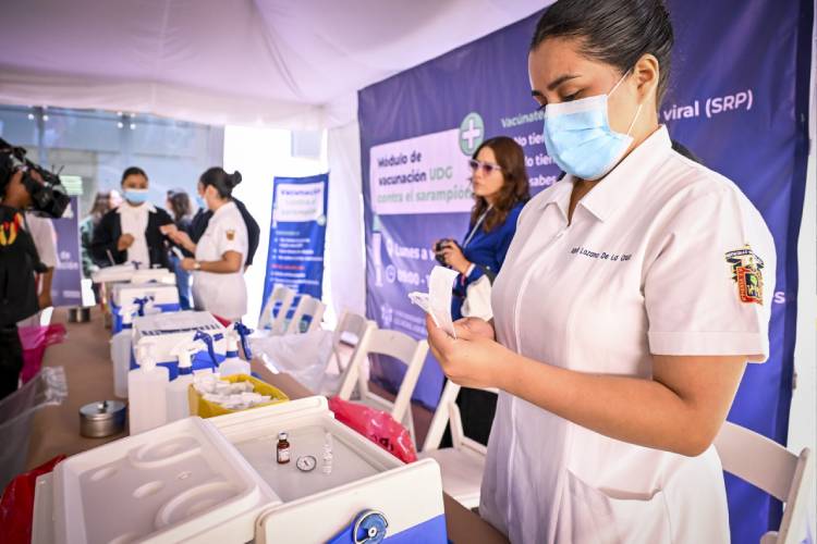 UdeG prioriza vacunación sobre cubrebocas; reforzará vacuna por carnavales 