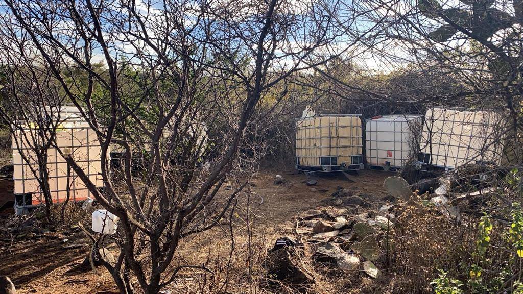 FGR localiza 17 tomas clandestinas y asegura nueve mil litros de hidrocarburo en Degollado