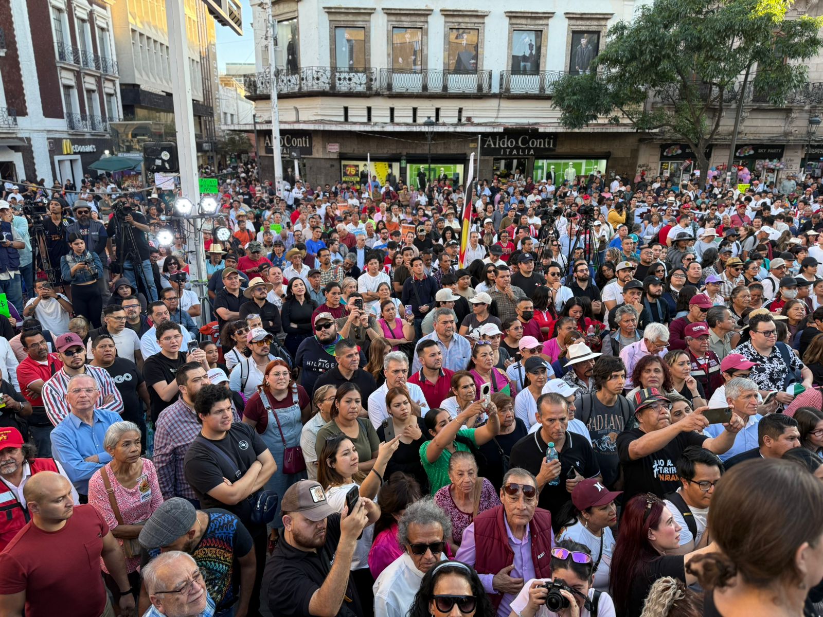 Realizan marcha contra tarifazo al transporte en Jalisco