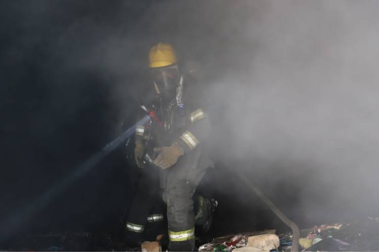Mueren dos mujeres al incendiarse su vivienda