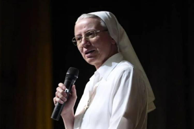 El Papa nombra a sor Simona Brambilla miembro del Dicasterio para los Obispos