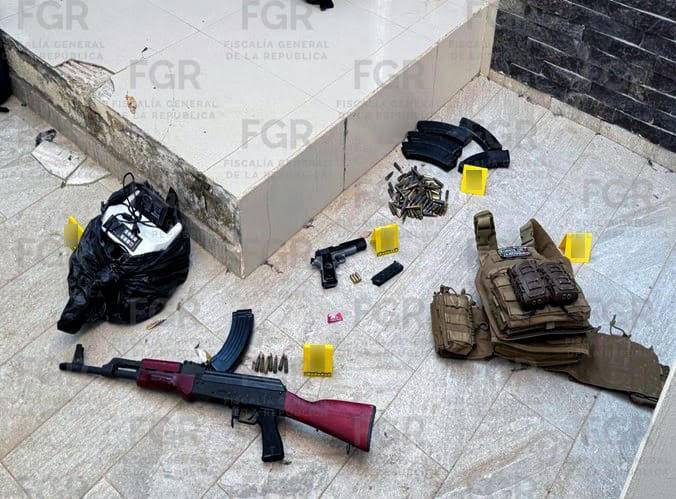 FGR asegura armas, granadas y equipo táctico en Tequila