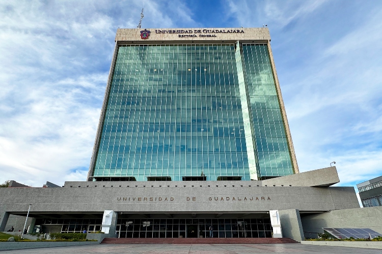 Presenta CUCChapala oferta 2026B con modelo innovador