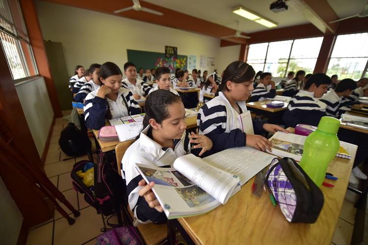 Reanudan clases pero se suspenden actividades al aire libre por incendio