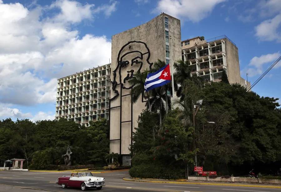 Estados Unidos advierte a Cuba que debe realizar ' dramáticos cambios muy pronto'