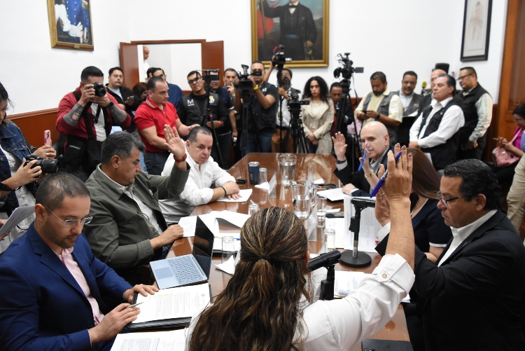 Aprueban dictámenes para fortalecer la protección a mujeres y la salud mental