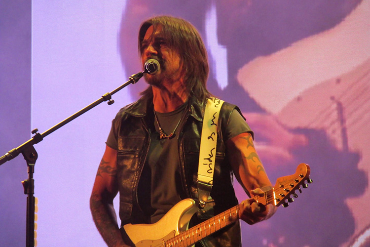 Juanes anuncia gira con más de 50 fechas; incluye México