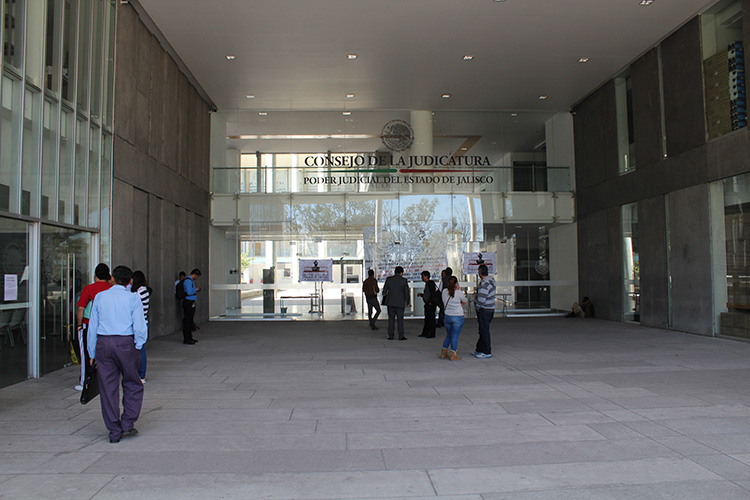 Poder Judicial de Jalisco compró computadoras a sobreprecio