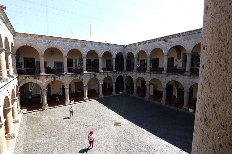 Avalan galardón y actividades por el 8M