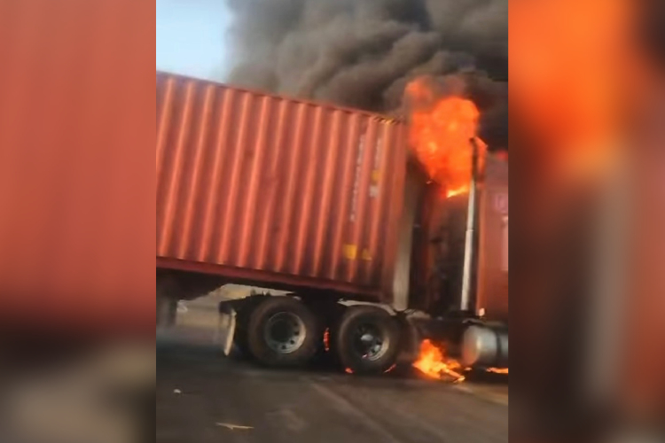 Por bloqueos carreteros y tras código rojo, suspenden transporte público en el AMG