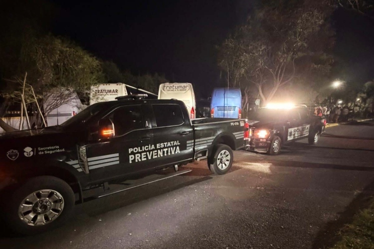 Visitantes al Zoológico se quedan varados