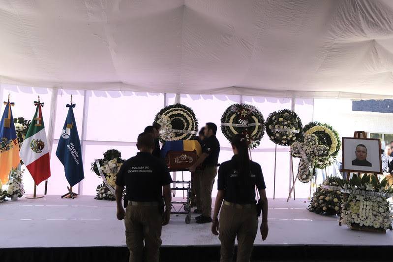 Rinden homenaje a comandante de Fiscalía caído en bloqueos