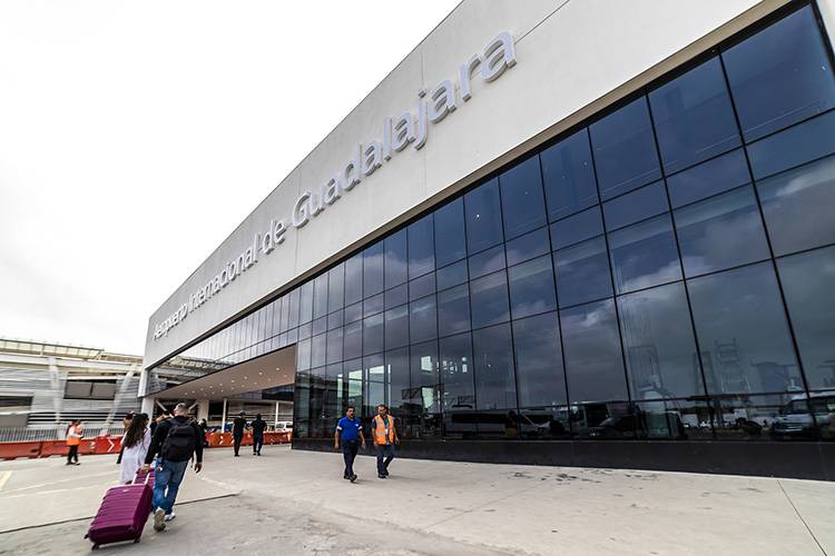 Aeropuertos de Jalisco retoman operaciones con 95% de normalidad