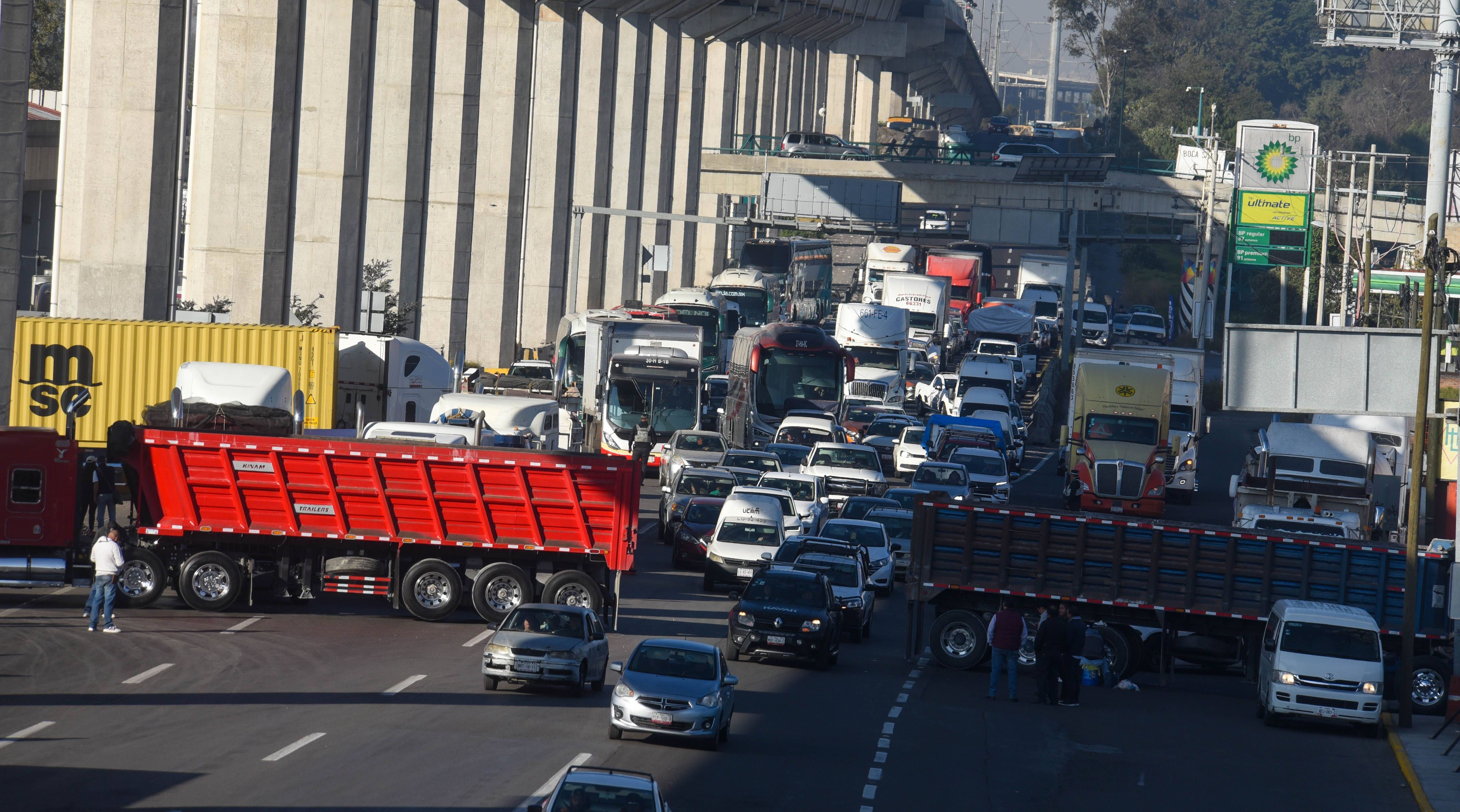 Tras abatimiento del Mencho, transportistas de Jalisco perdieron 500 unidades en 272 puntos; aseguradoras y gobierno los ignoran