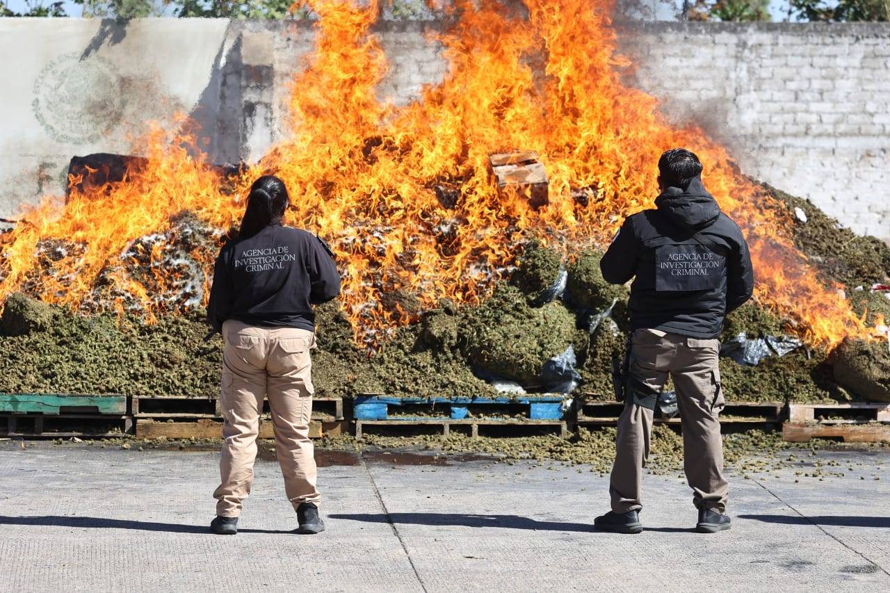 Incineran más de dos toneladas de narcóticos