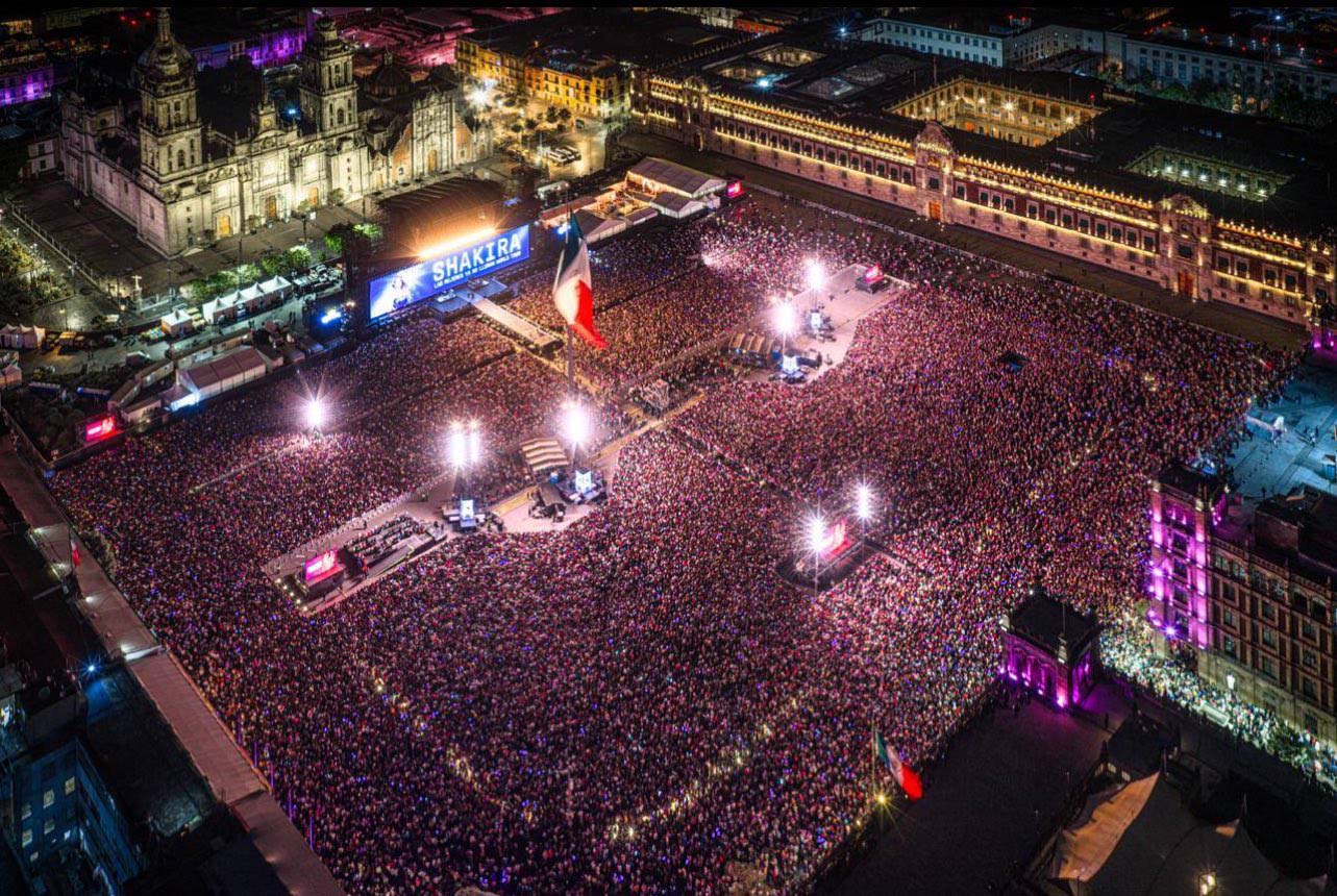 Shakira cierra shows en México con un Zócalo lleno