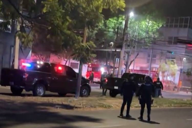 Incendian OXXO y vehículo en ZMG